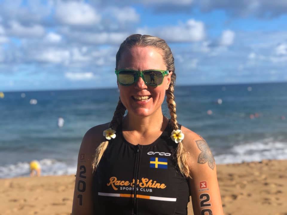 Viska hänger medaljen på väggen & tar paus